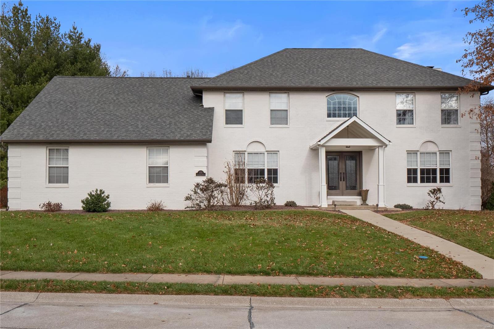 4 Bedroom, 4,285 sq. feet 170 Summerlin Ridge  O'Fallon, IL