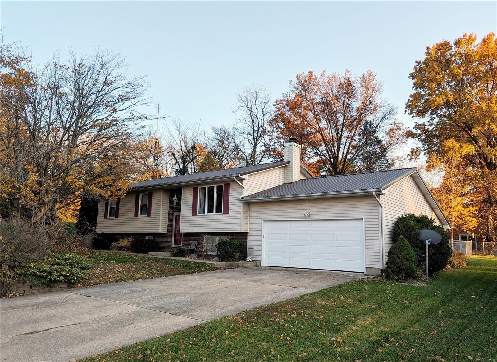 3 Bedroom,  1520 Willow  Greenville, IL
