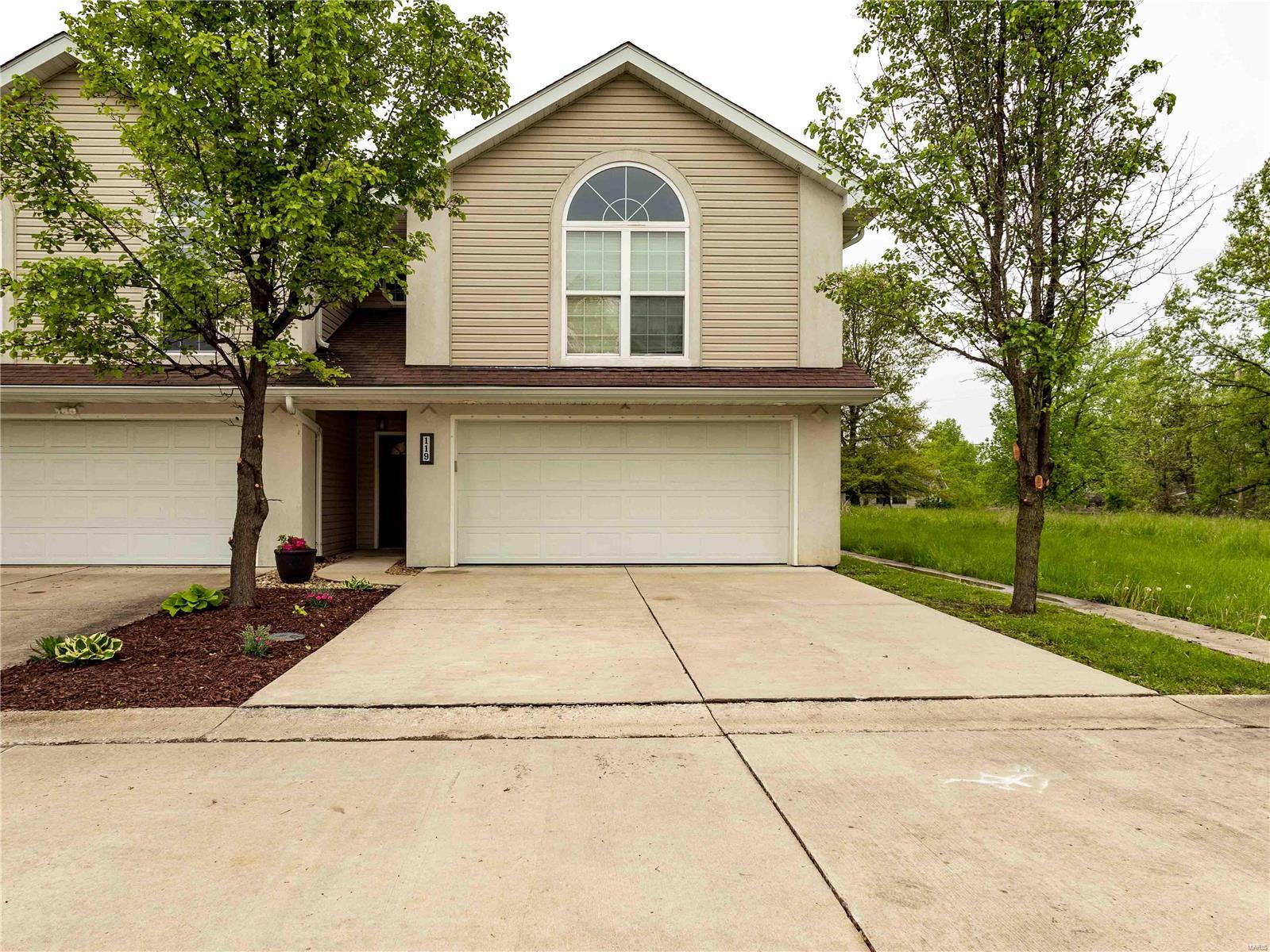 2 Bedroom, 1,722 sq. feet 119 Alby Court Godfrey, IL