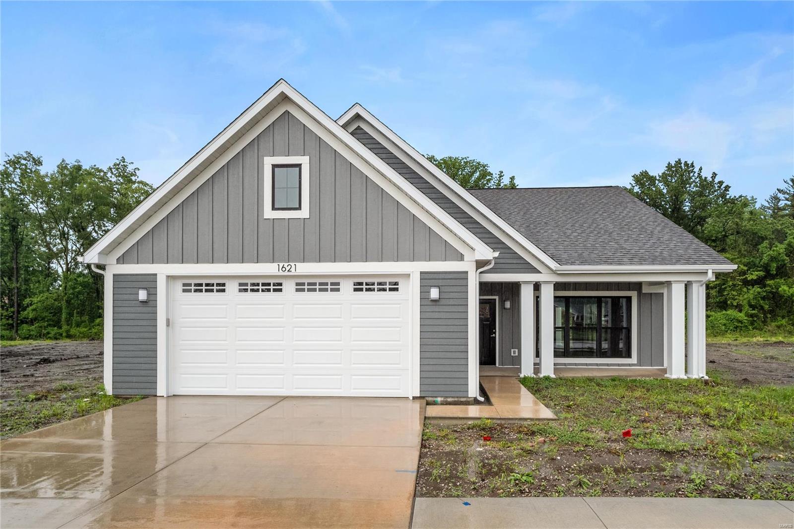 3 Bedroom, 1,654 sq. feet 1621 Lansdowne Park Drive East St Louis, IL