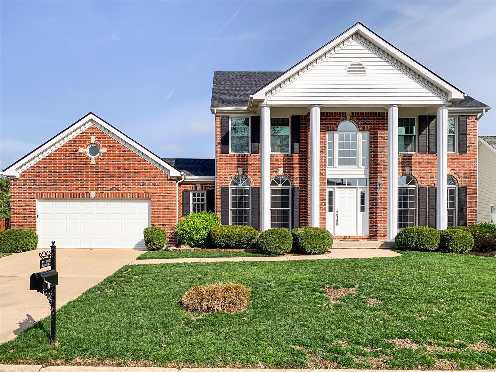 4 Bedroom, 3,100 sq. feet 1629 11th Fairway Drive Belleville, IL