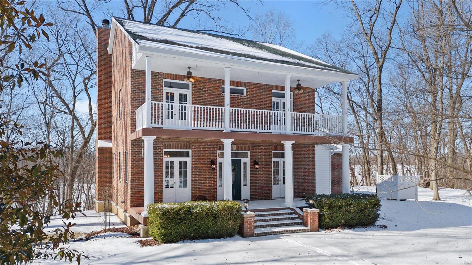 4 Bedroom, 3,580 sq. feet 13301 Sugar Creek Road Highland, IL