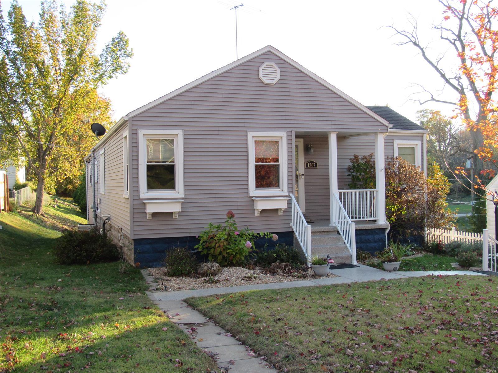3 Bedroom, 1,500 sq. feet 1207 Douglas Street Godfrey, IL