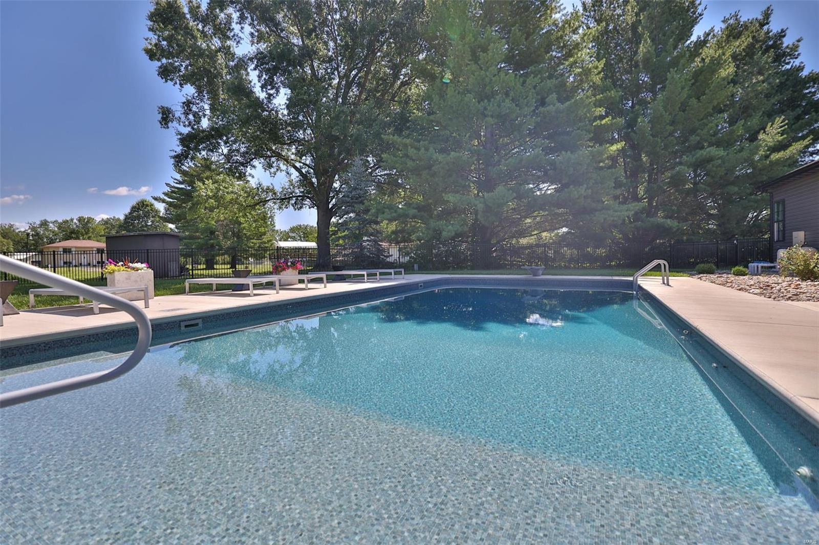 3 Bedroom, 1,728 sq. feet 172 Holiday Dam Drive Edwardsville, IL