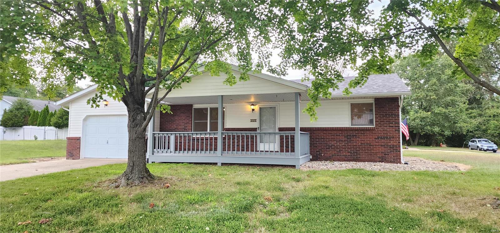 2 Bedroom, 1,062 sq. feet 105 Laurelwood Drive Bethalto, IL