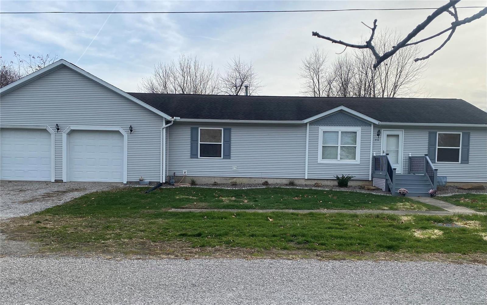 3 Bedroom, 1,456 sq. feet 510 Doulgas Street New Douglas, IL