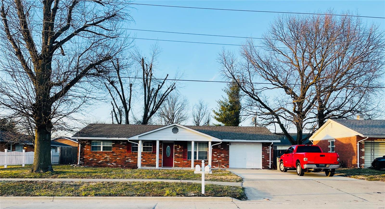 3 Bedroom, 1,066 sq. feet 1013 County Road Jerseyville, IL