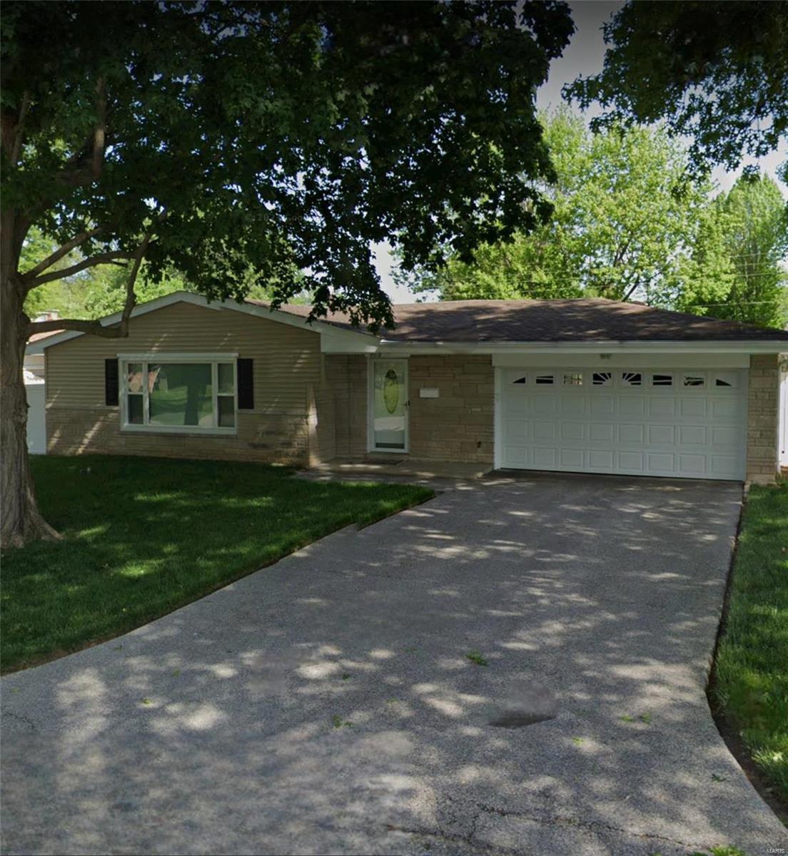 3 Bedroom, 1,471 sq. feet 29 Cranbrook Drive Belleville, IL