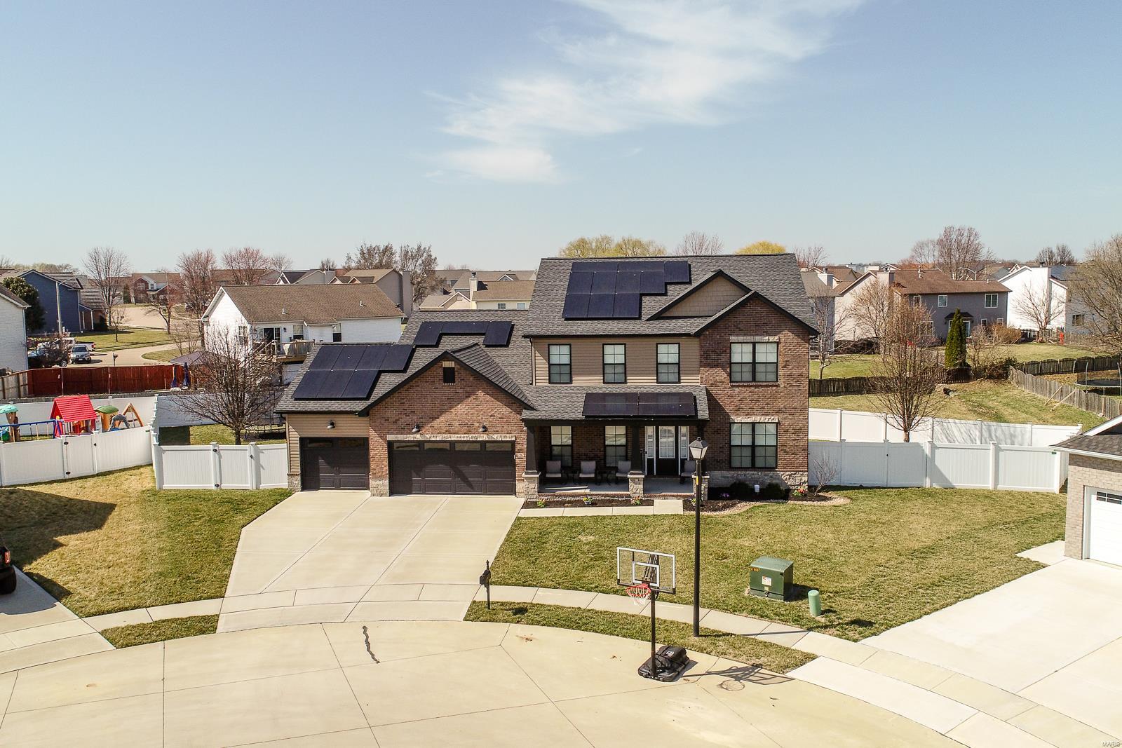 5 Bedroom, 3,866 sq. feet 767 Seagate Drive O'Fallon, IL