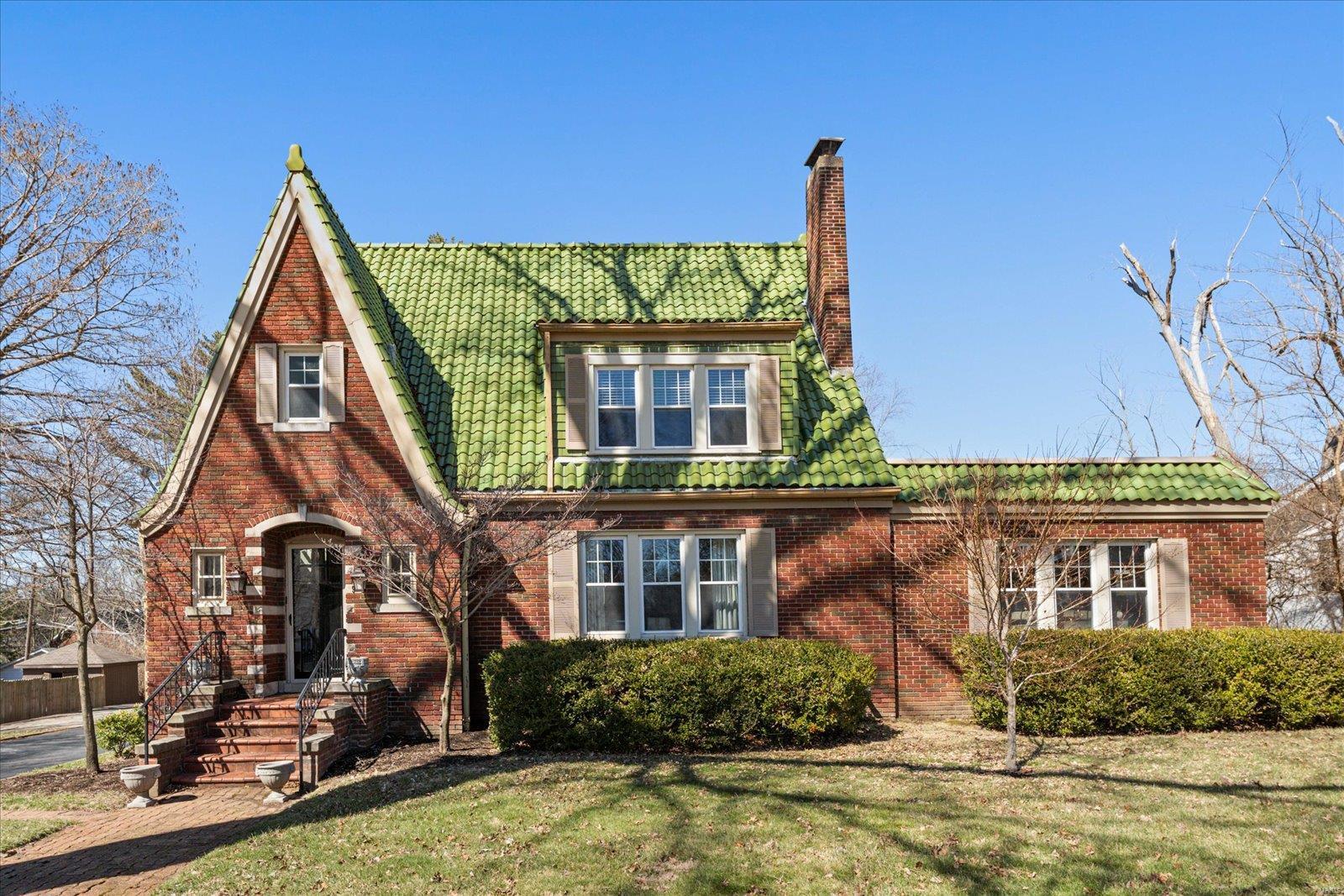 3 Bedroom, 3,943 sq. feet 9 Juanita Place Belleville, IL