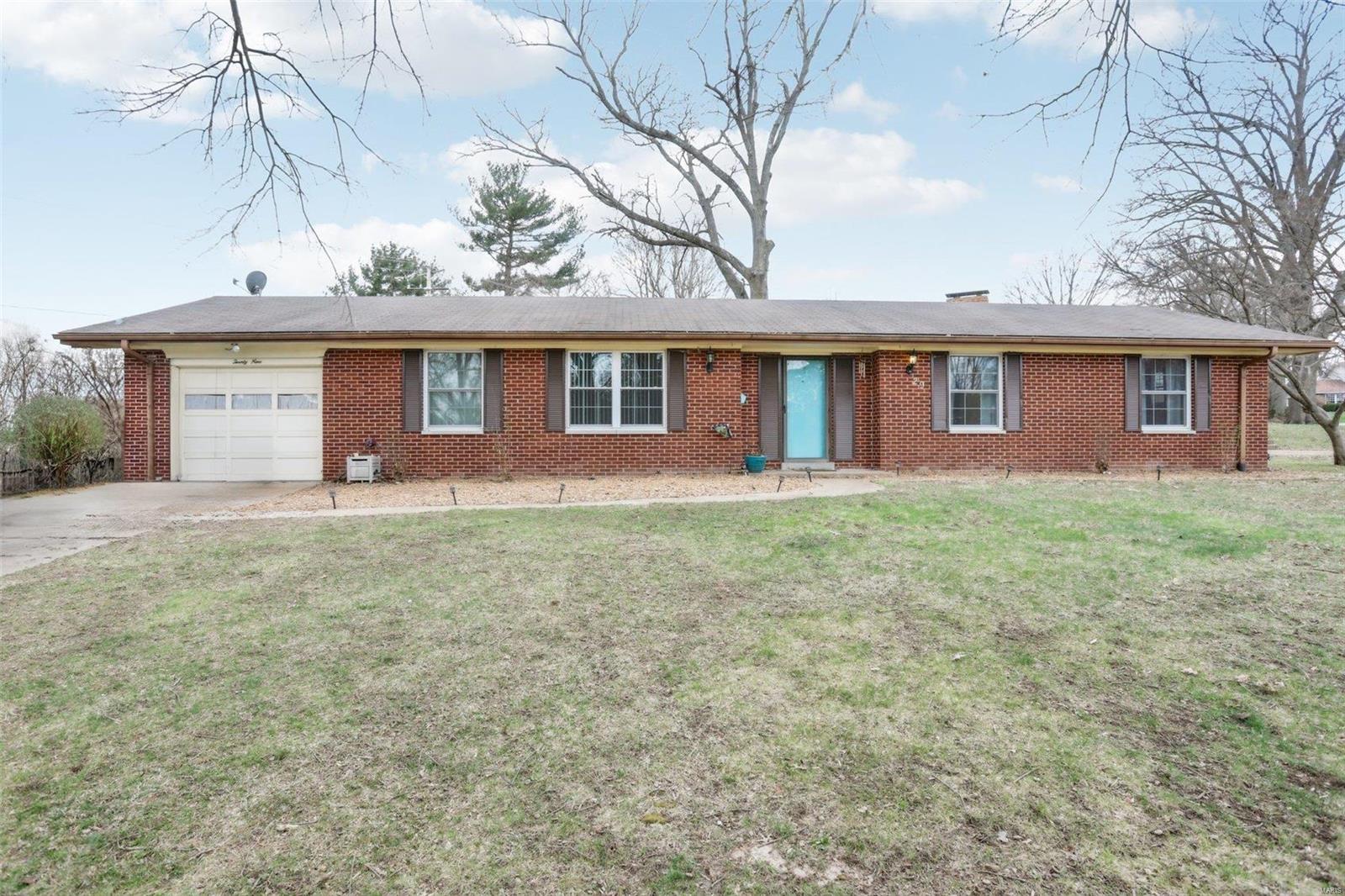 3 Bedroom, 1,490 sq. feet 29 Zinnia Drive Belleville, IL