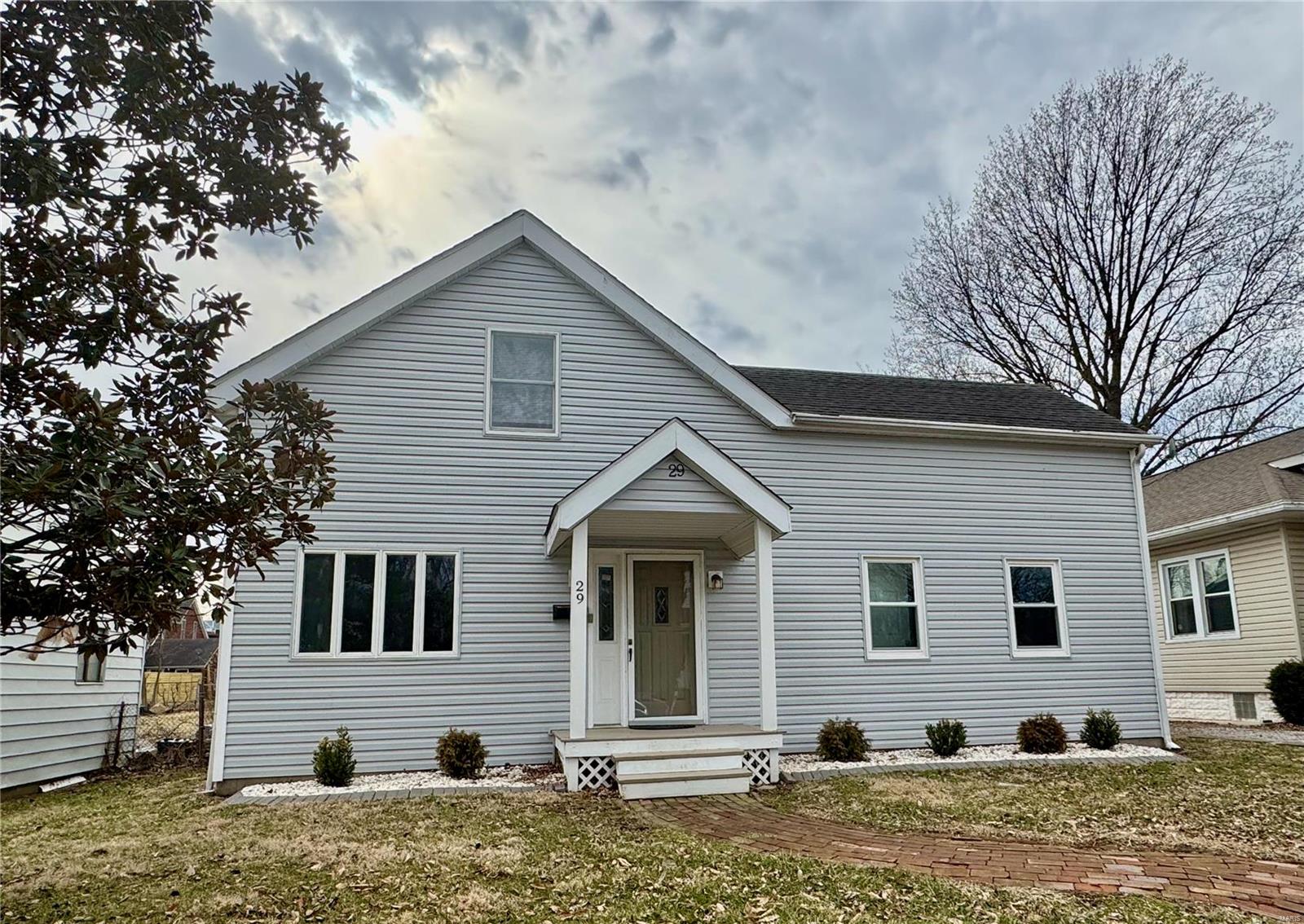 3 Bedroom, 1,788 sq. feet 29 Michigan Avenue Belleville, IL