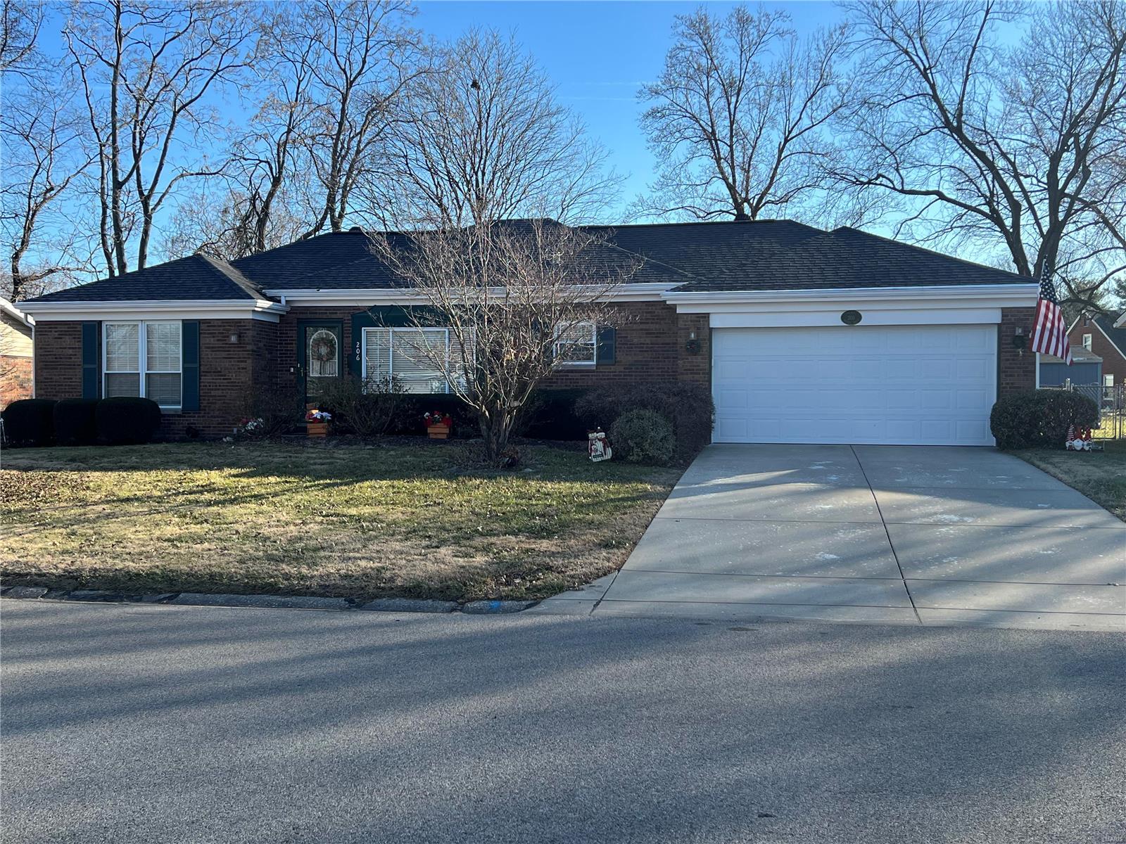 4 Bedroom, 2,127 sq. feet 206 Chapel Drive Collinsville, IL