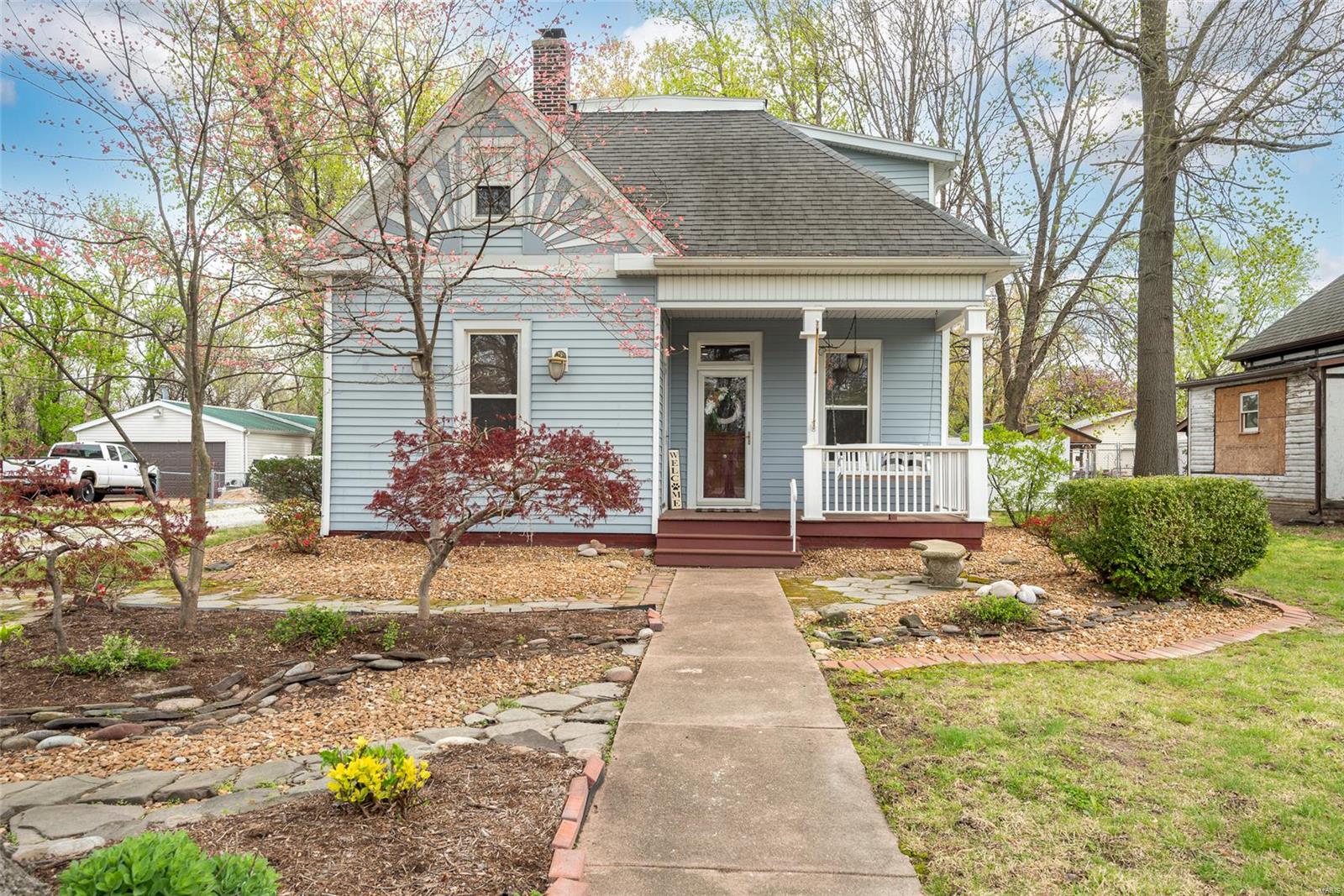 4 Bedroom, 1,725 sq. feet 940 Hillsboro Avenue Edwardsville, IL