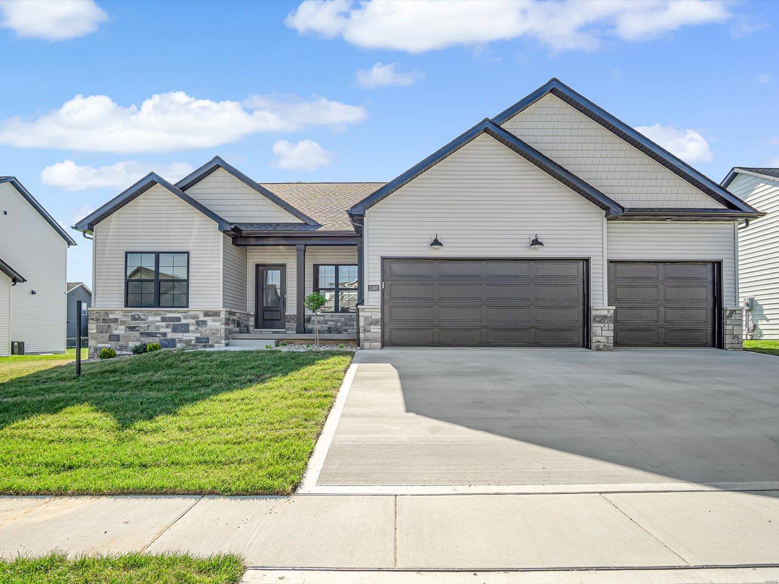 4 Bedroom, 2,980 sq. feet 3160 Ashley Drive Glen Carbon, IL