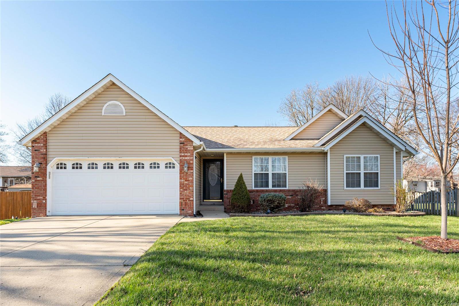 3 Bedroom, 2,010 sq. feet 2308 Holiday Lane  Maryville, IL