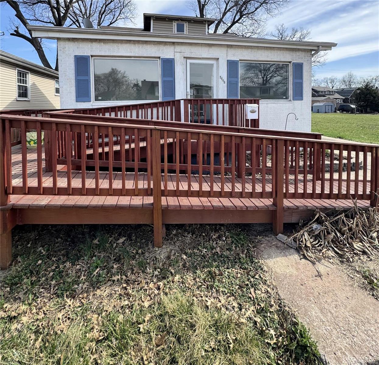 3 Bedroom, 1,875 sq. feet 2648 Madison Avenue Granite City, IL