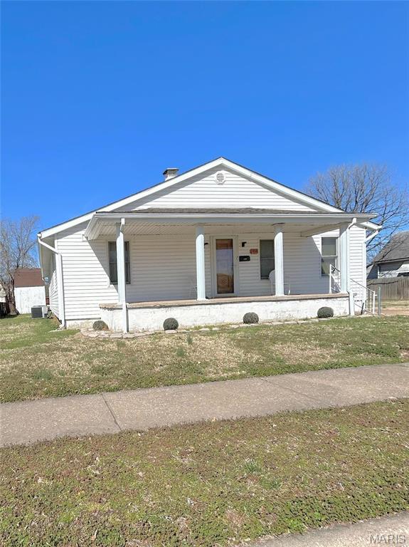 3 Bedroom, 1,558 sq. feet 2816 Denver Street  Granite City, IL