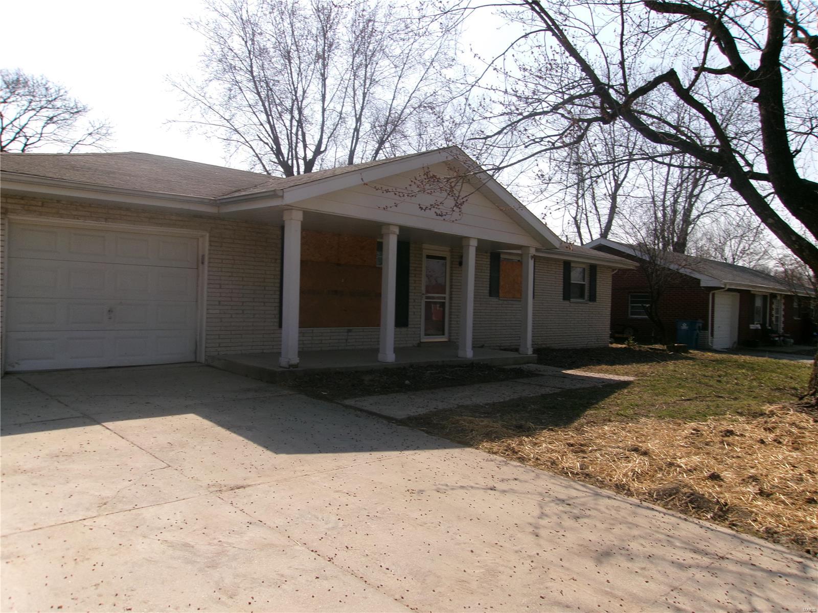 2 Bedroom,  26 Victoria Drive Pontoon Beach, IL