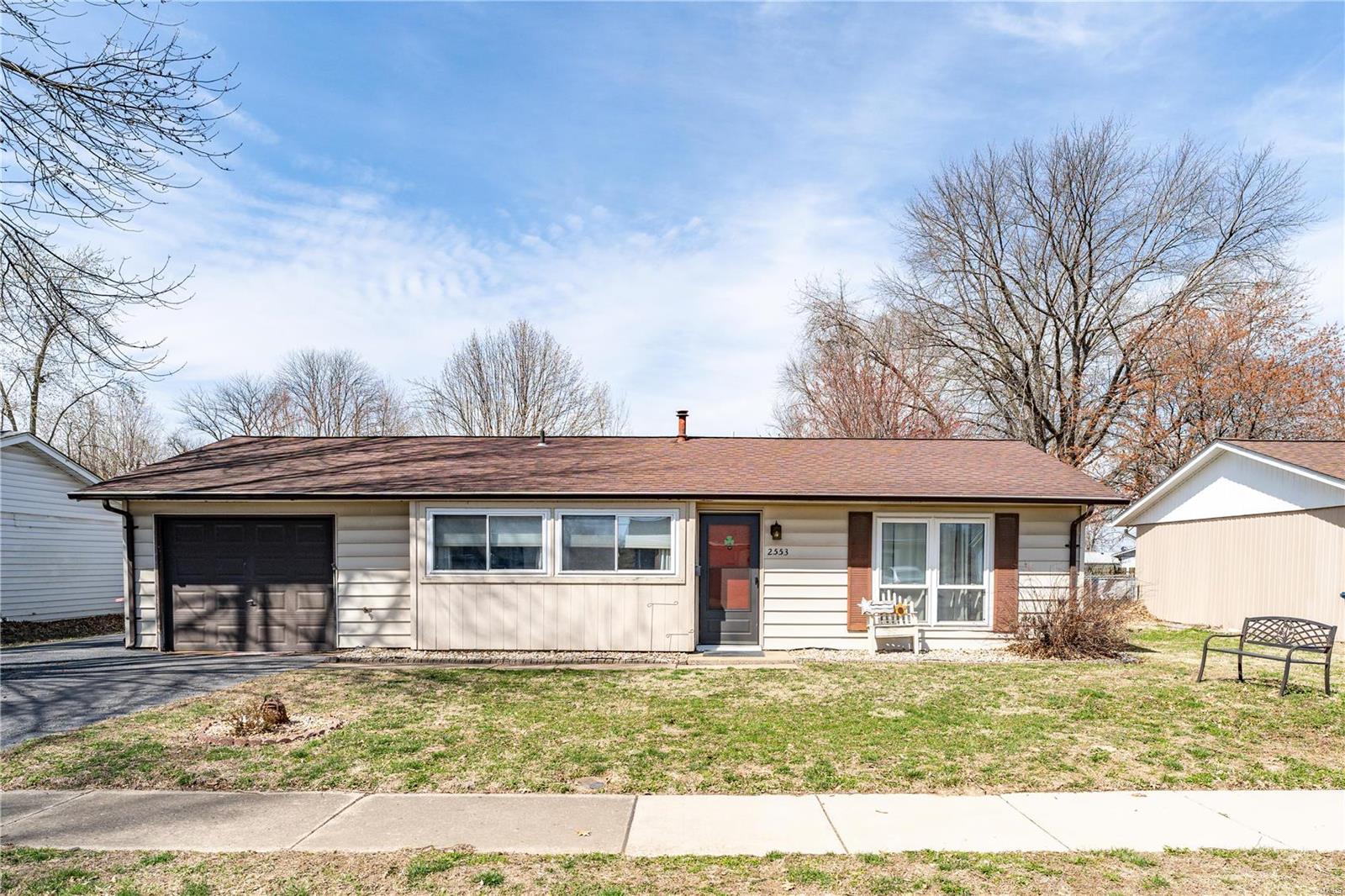 3 Bedroom, 928 sq. feet 2553 Reveres  Granite City, IL