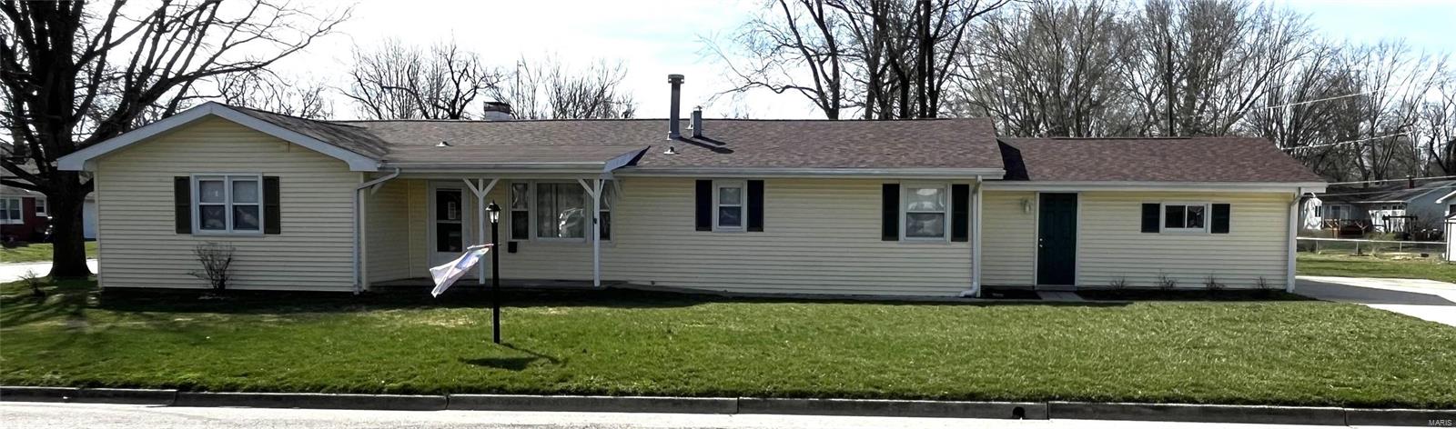 4 Bedroom,  914 Killarney Drive Greenville, IL
