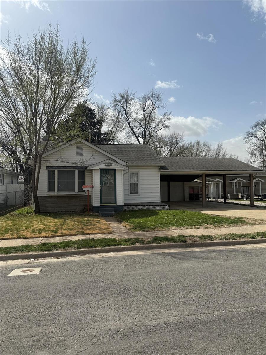 3 Bedroom,  139 2nd Street Roxana, IL