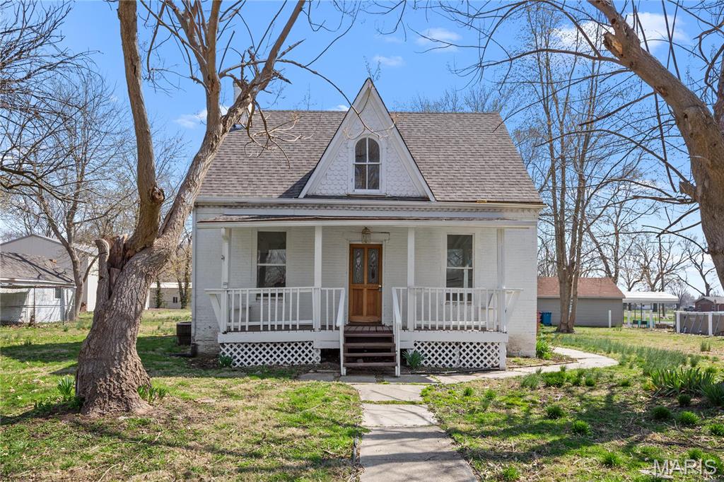 4 Bedroom, 1,437 sq. feet 407 Humboldt Street Marine, IL