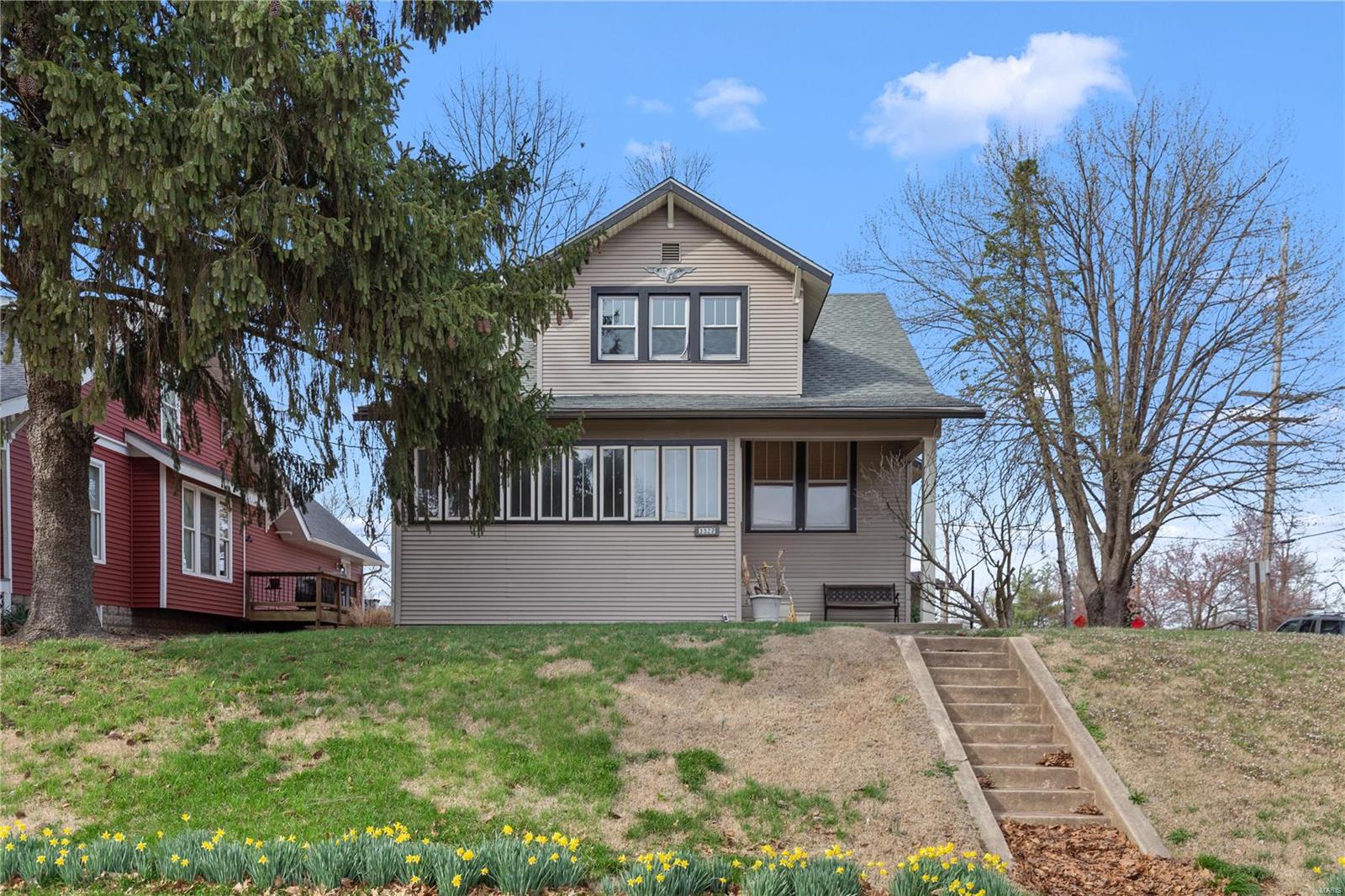 3 Bedroom, 1,302 sq. feet 3322 Jackson Street Alton, IL