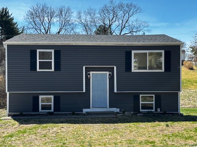 4 Bedroom, 1,347 sq. feet 205 Pine Ridge Drive Godfrey, IL