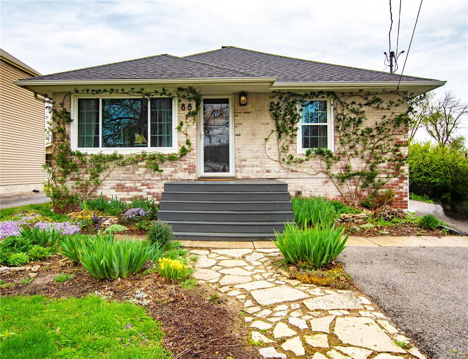 2 Bedroom, 1,428 sq. feet 88 Haller  East Alton, IL