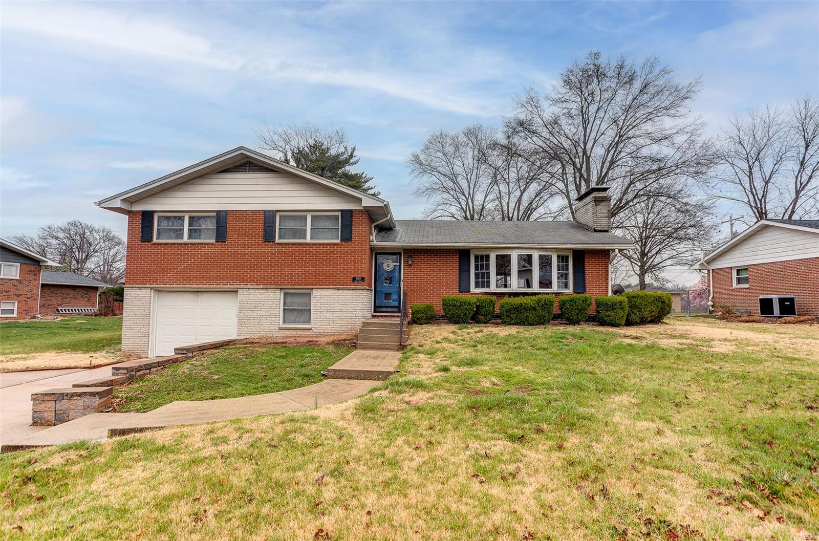 3 Bedroom, 2,100 sq. feet 4809 paris dr.  Godfrey, IL