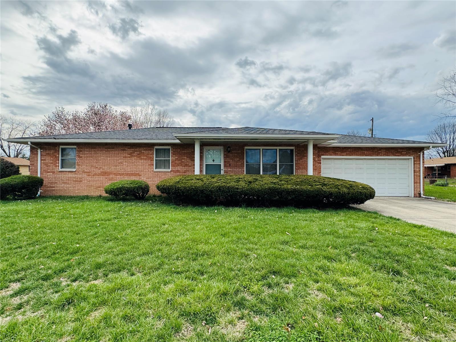 3 Bedroom, 1,902 sq. feet 1628 Wellington  Granite City, IL