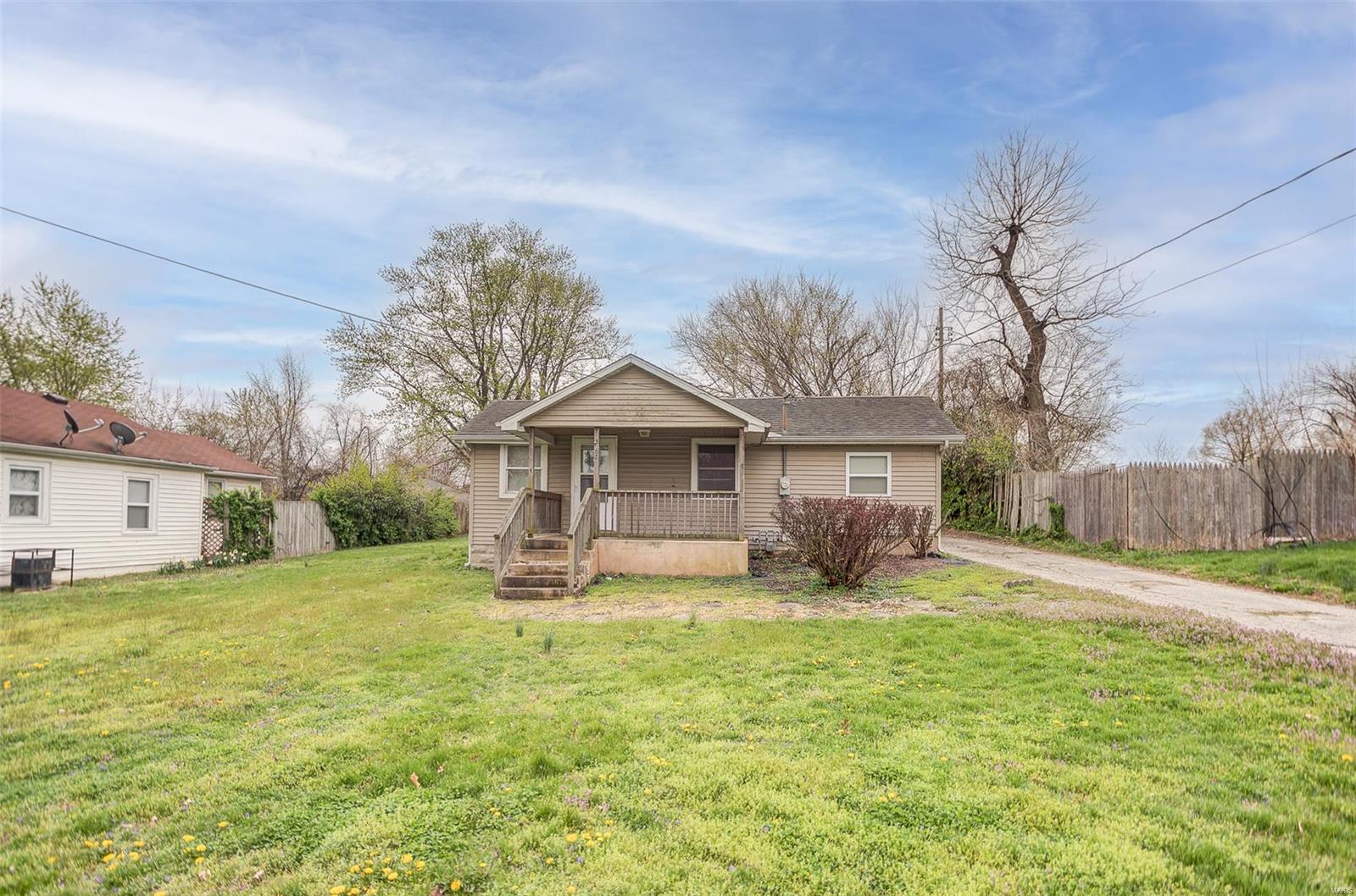 2 Bedroom, 944 sq. feet 3603 Franor Street Alton, IL