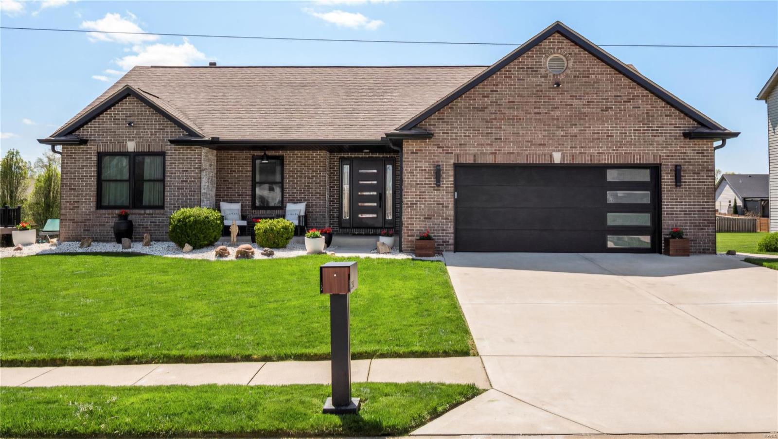 4 Bedroom, 3,000 sq. feet 2548 Liberty Dr Drive Maryville, IL