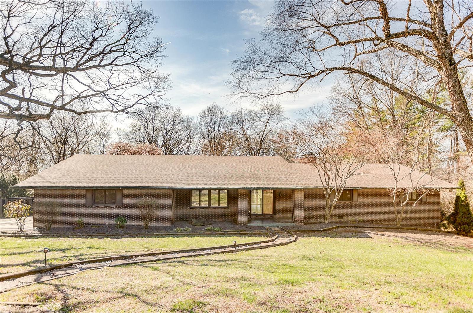 4 Bedroom, 5,290 sq. feet 620 Flamingo Drive East Alton, IL
