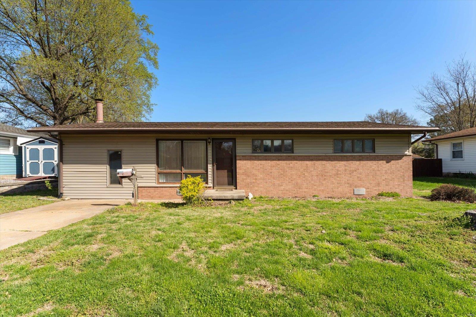 3 Bedroom, 1,248 sq. feet 305 Temple Street Freeburg, IL