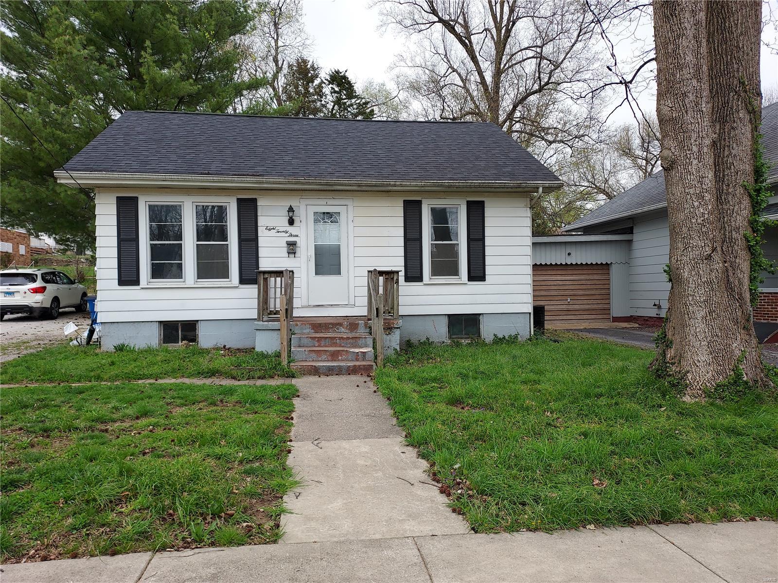 3 Bedroom, 1,008 sq. feet 823 College  Greenville, IL