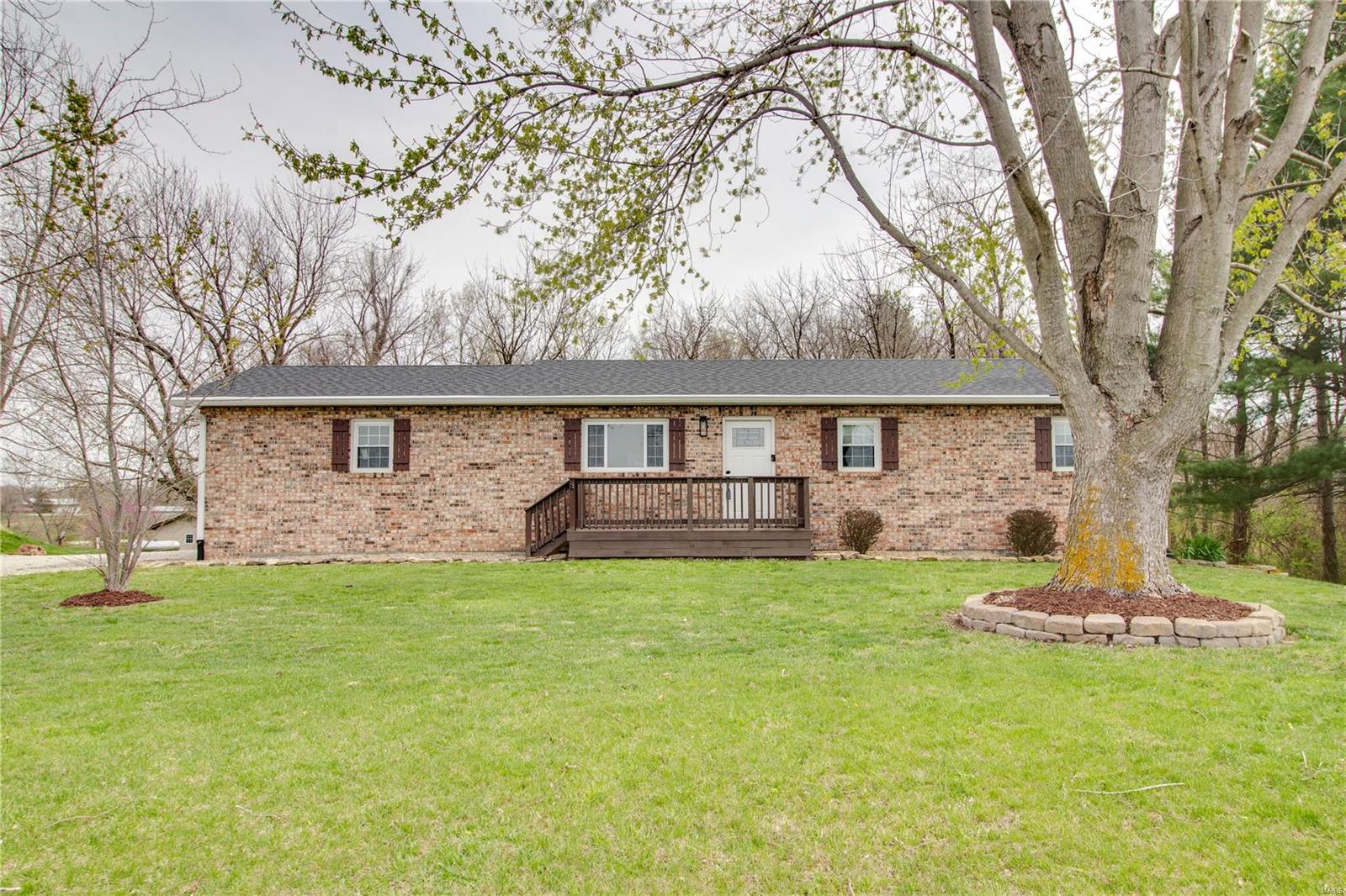 3 Bedroom, 1,536 sq. feet 7164 State Route 159  Moro, IL