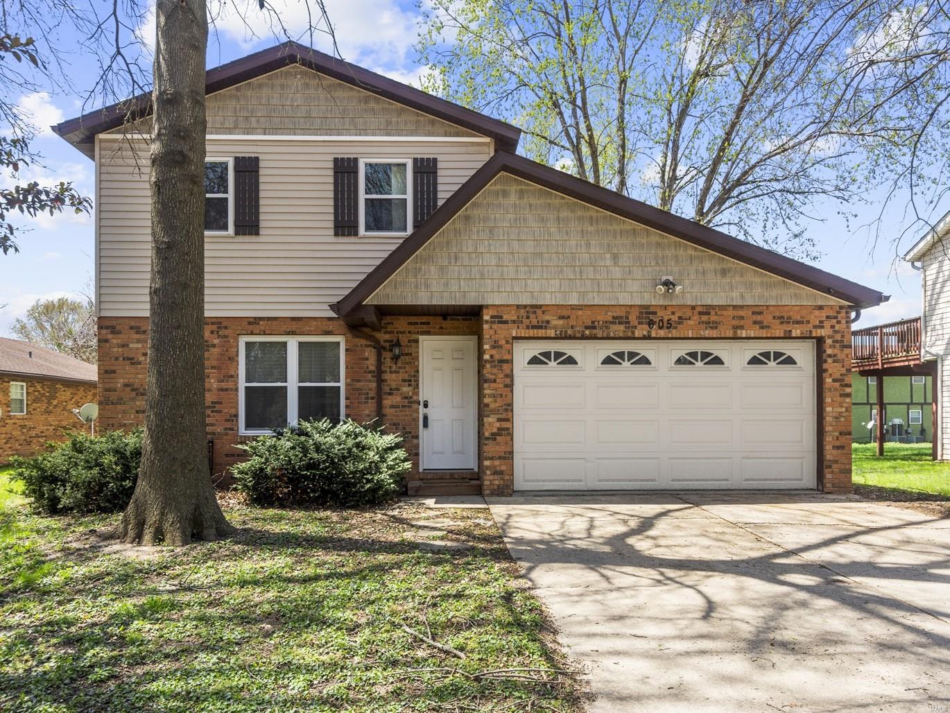 3 Bedroom, 1,732 sq. feet 605 Country Meadow Lane Shiloh, IL