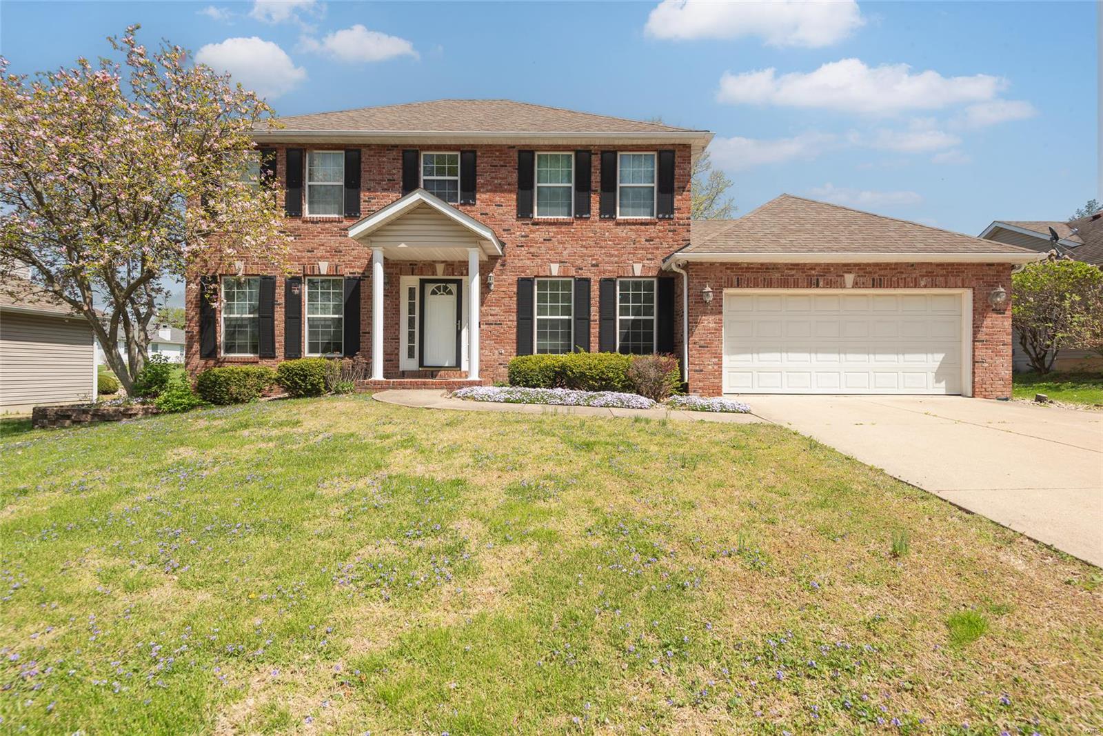 4 Bedroom, 2,976 sq. feet 22 Brookwood Drive Collinsville, IL