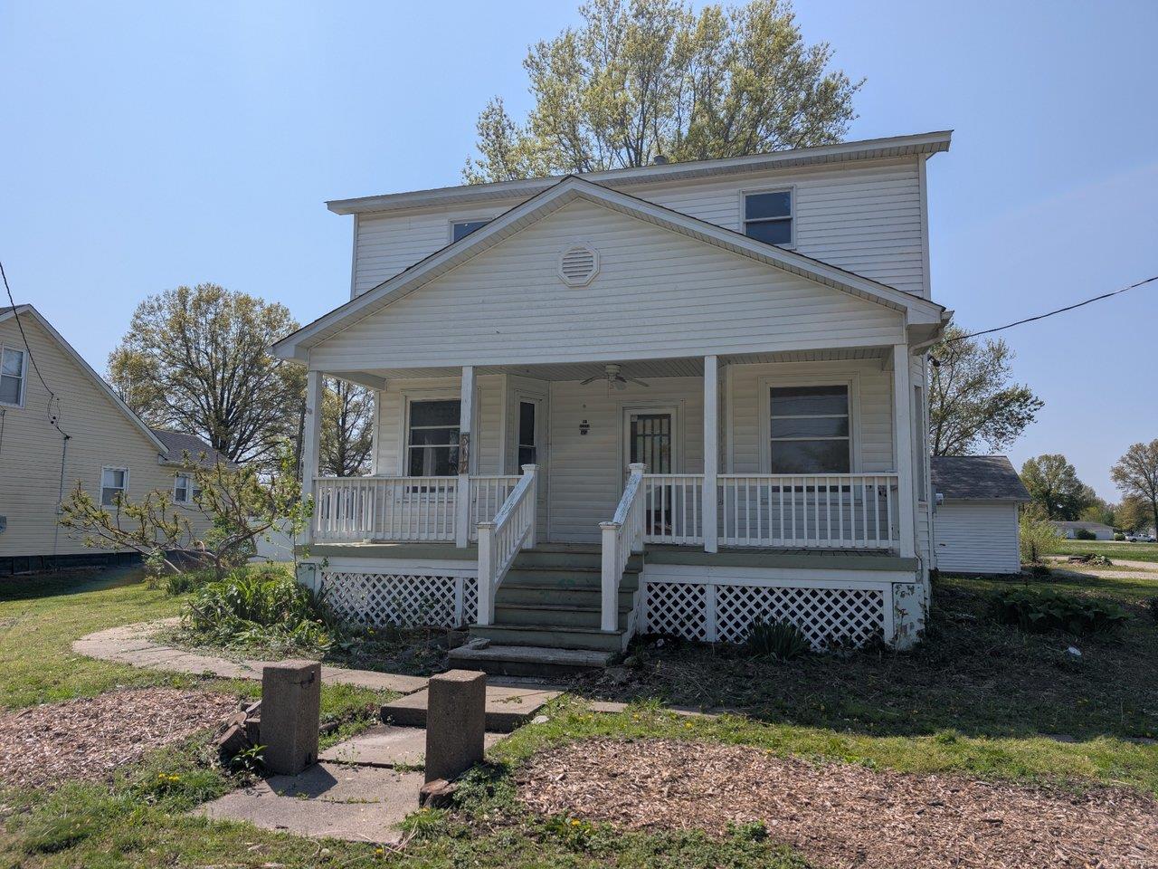 3 Bedroom, 1,921 sq. feet 517 Sarah Street Livingston, IL