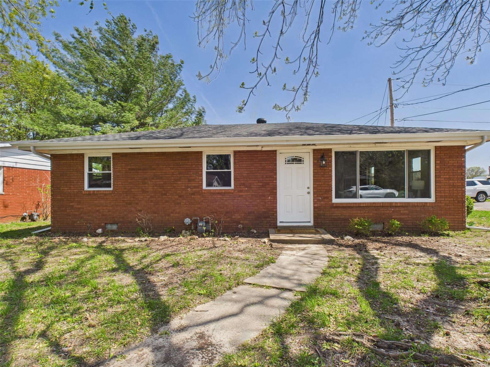 3 Bedroom, 1,287 sq. feet 2 Toni Court Collinsville, IL