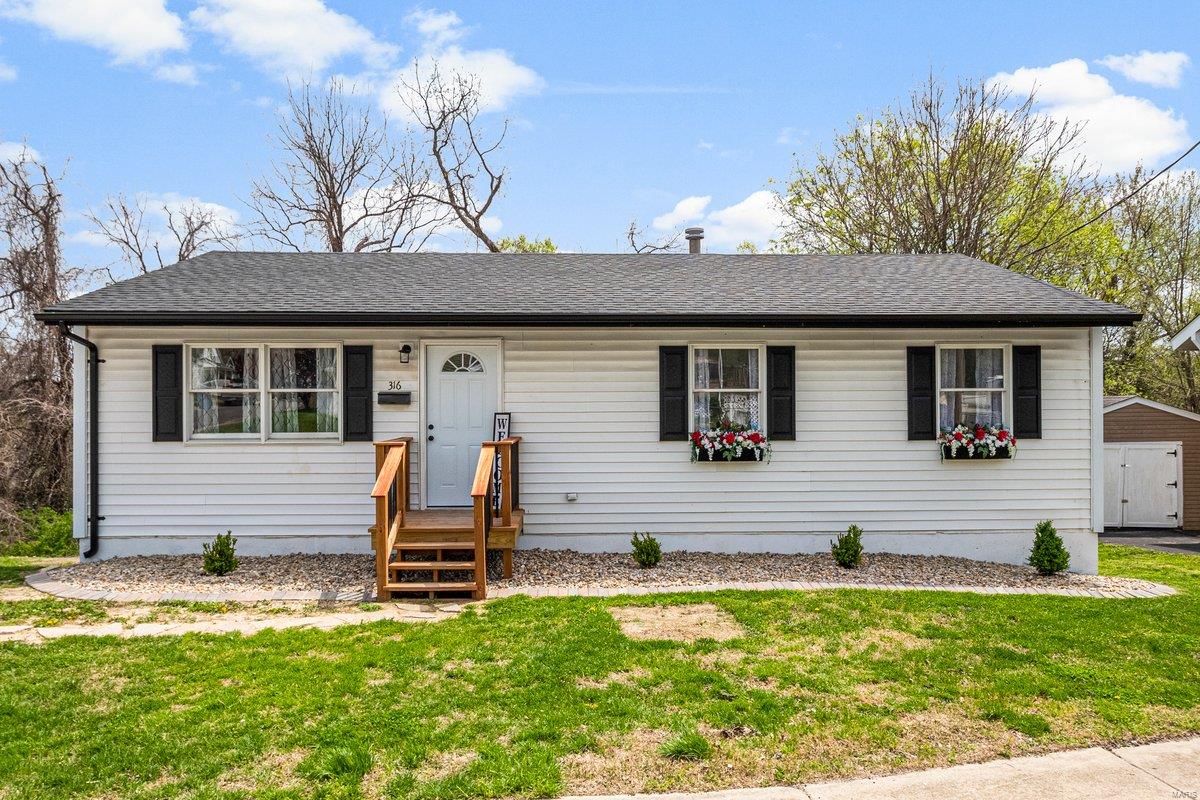 4 Bedroom, 1,305 sq. feet 316 Leila Street Collinsville, IL