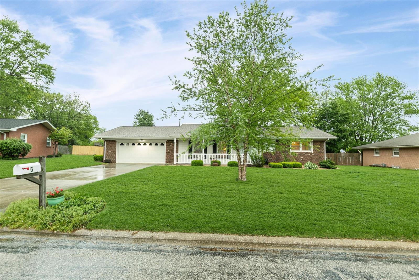 3 Bedroom, 1,363 sq. feet 5 Dunn Drive Belleville, IL