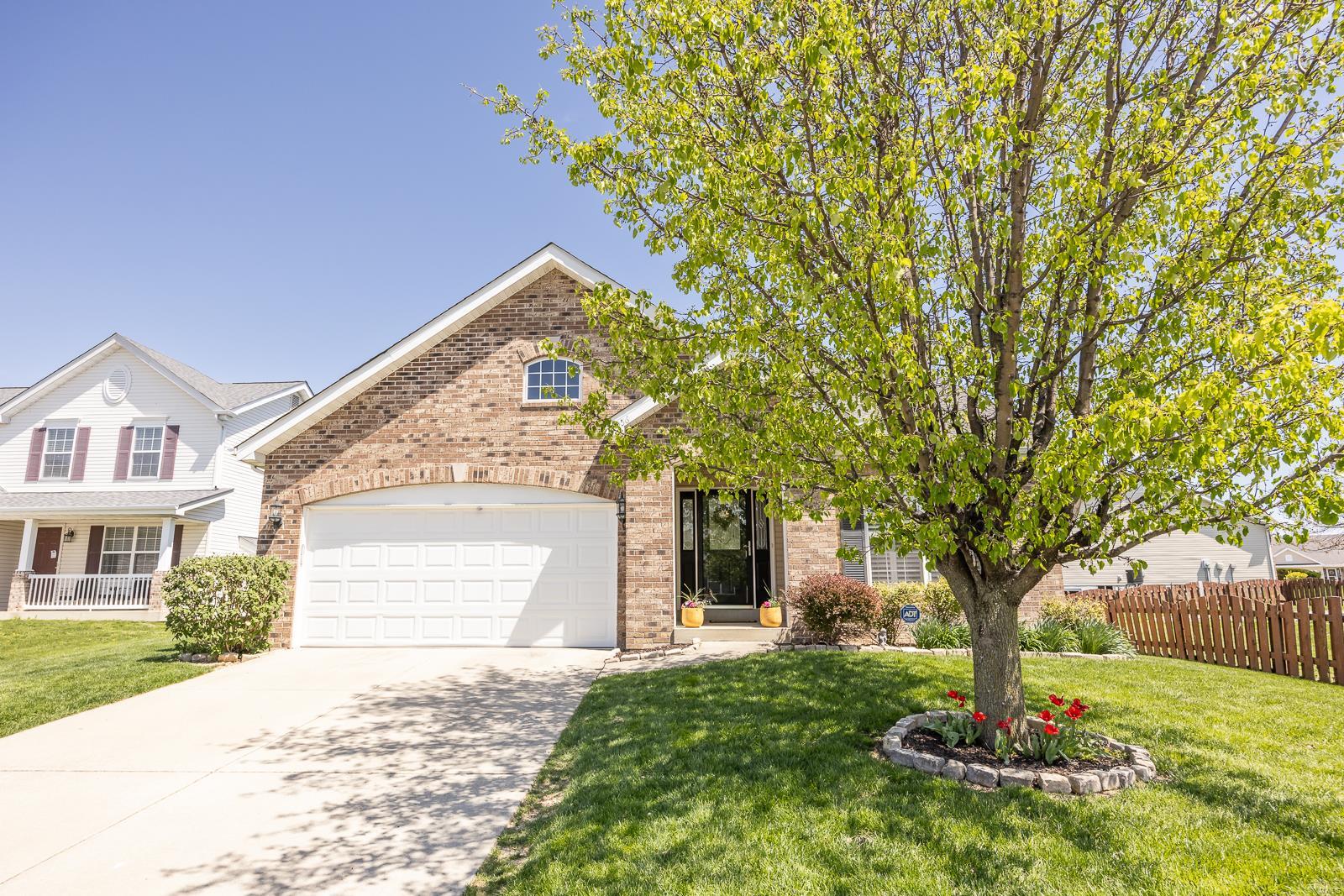 3 Bedroom, 1,676 sq. feet 6956 Conner Pointe Drive Fairview Heights, IL