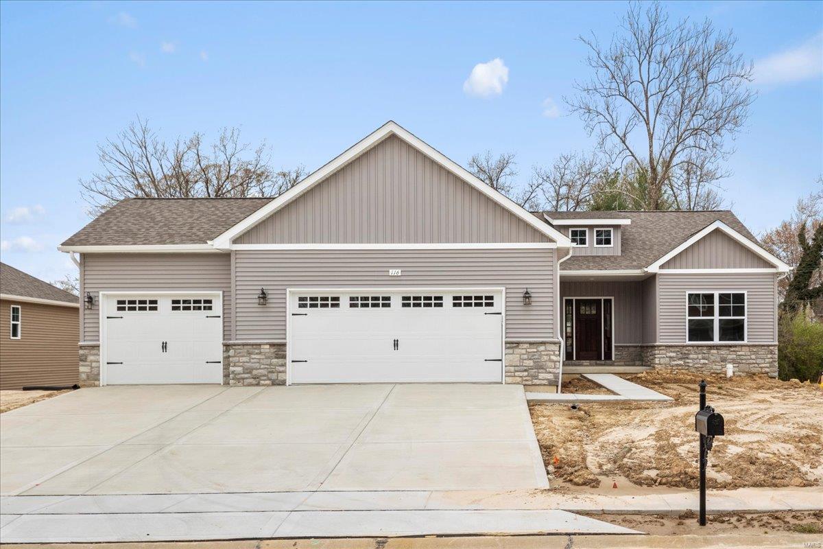 4 Bedroom, 2,172 sq. feet 116 Red Pine Court Collinsville, IL