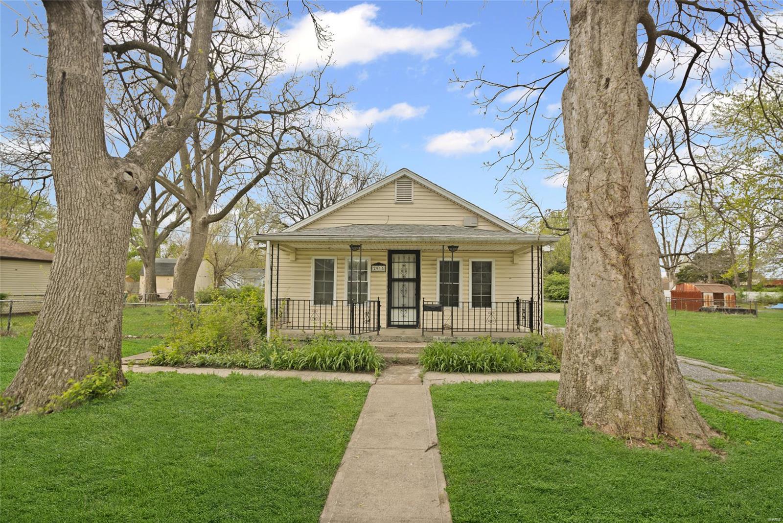 2 Bedroom, 912 sq. feet 2915 Roosevelt Avenue Granite City, IL