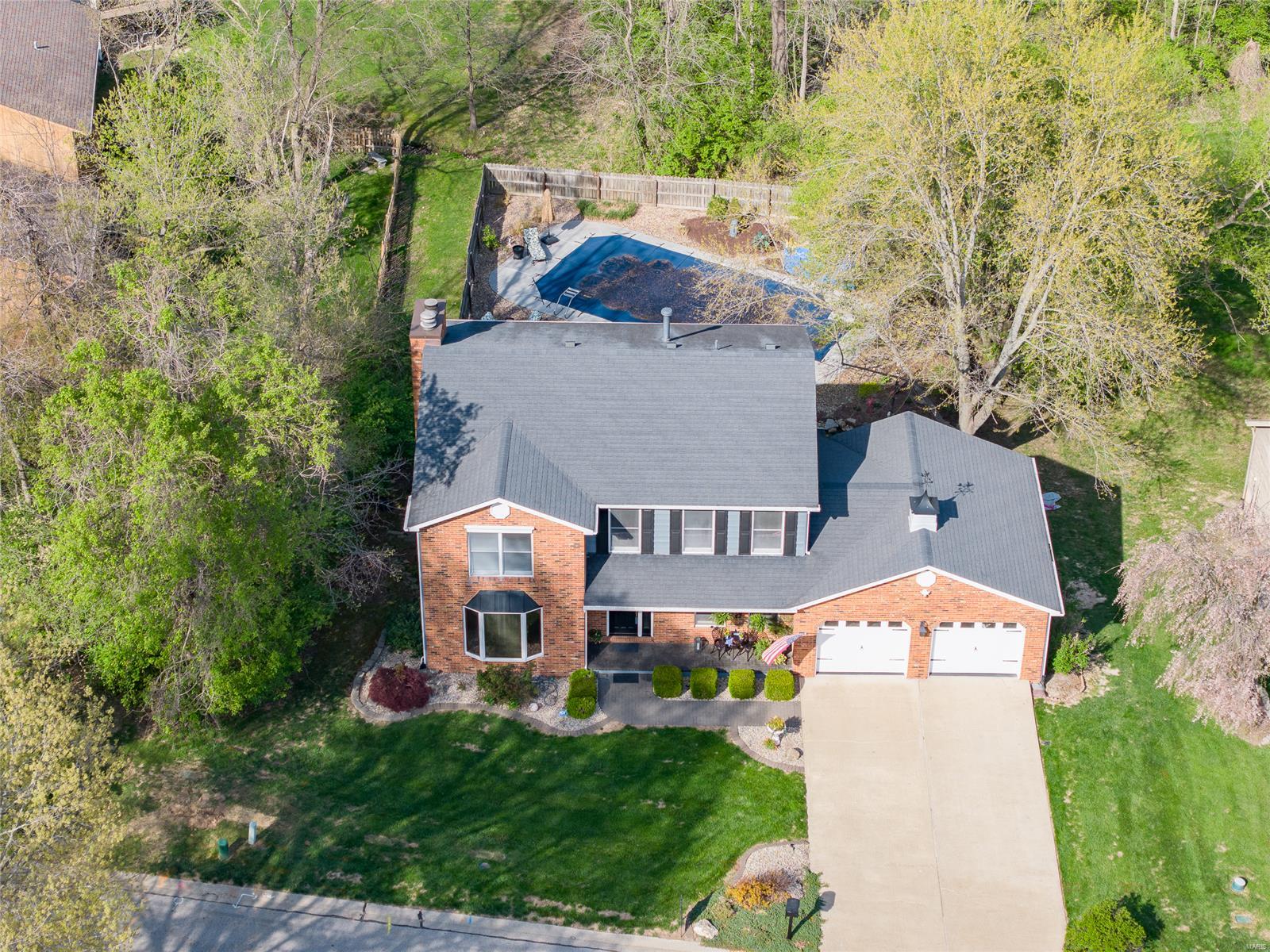 4 Bedroom, 2,422 sq. feet 3 Linden Court Collinsville, IL