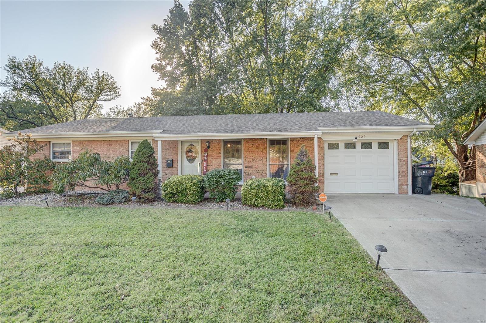 3 Bedroom, 1,899 sq. feet 229 Ladue Road Belleville, IL