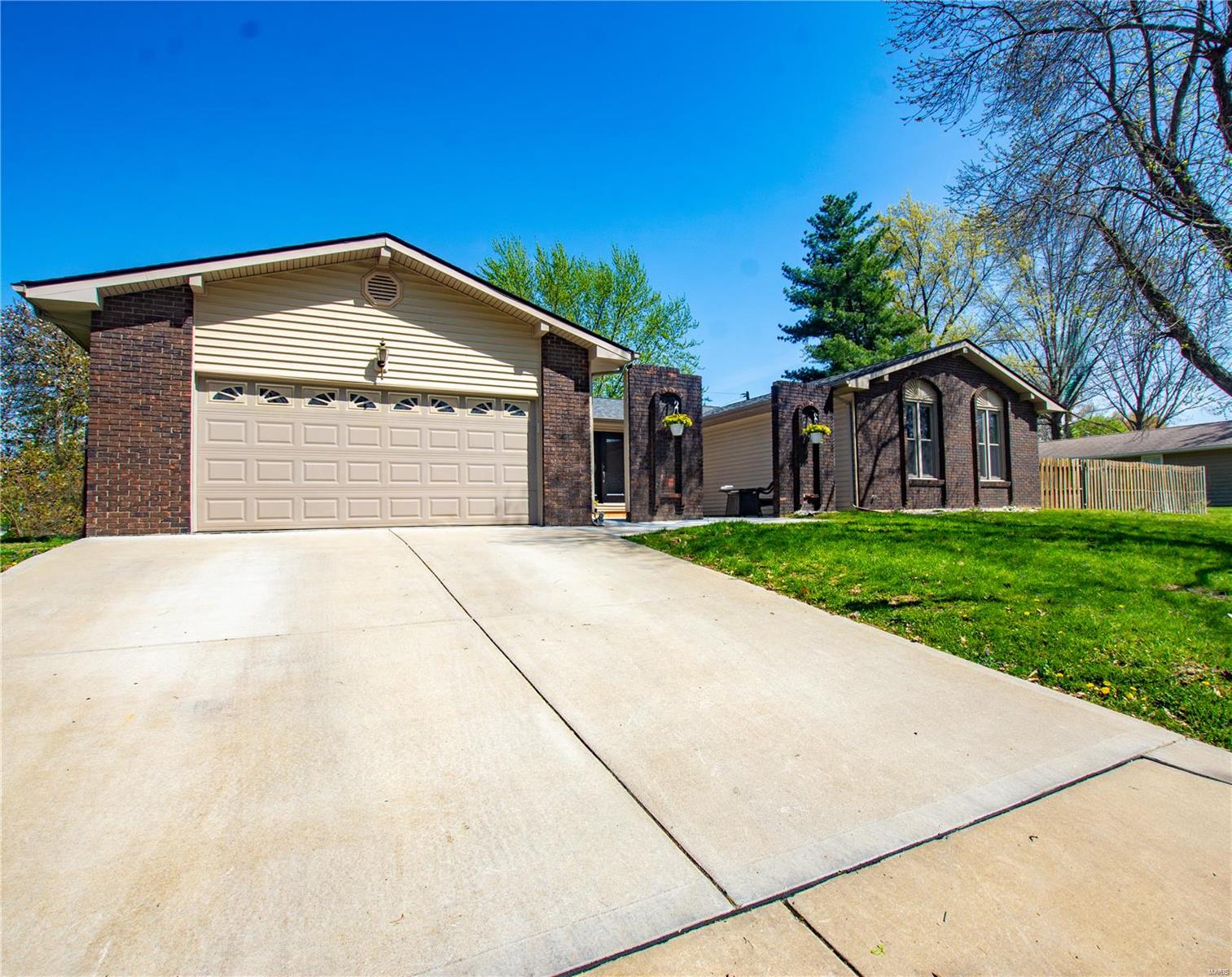4 Bedroom, 3,368 sq. feet 705 Airwood Drive East Alton, IL